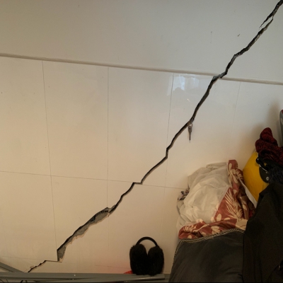 這樣的裂縫對房屋的主體結(jié)構(gòu)有危害嗎？要加固嗎